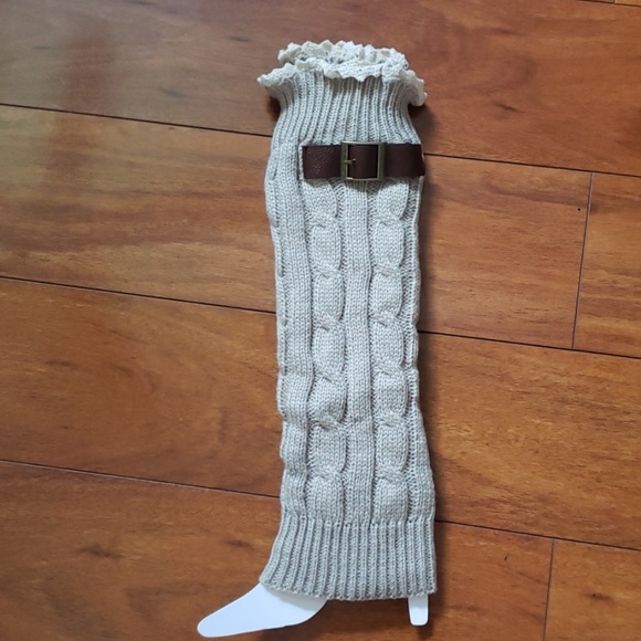 2 Pairs Knee High Leg Warmers Crochet Cuff Buckle NWT - Picture 3 of 7